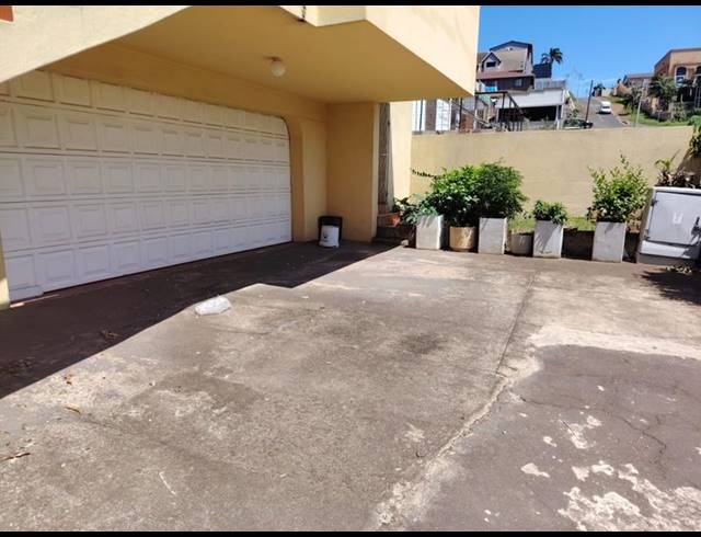 11 BEDROOM HOUSE FOR SALE IN SYDENHAM